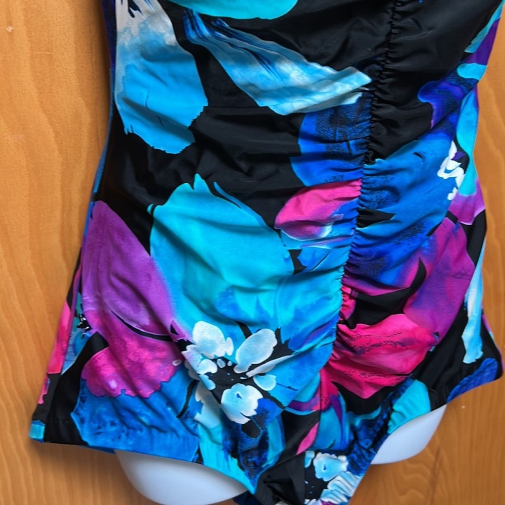 Maxine of Hollywood Sweetheart Swimsuit Size 12 - Picture 3 of 9